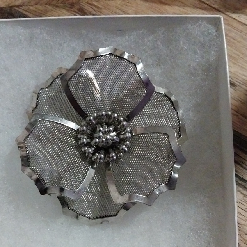 Elegant Vtg. BED Silver Flower Brooch